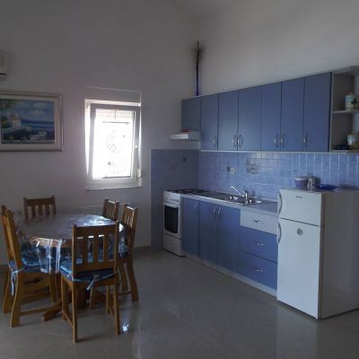 ZADAR - VIR, na predaj hned pri mori dom so 6 apartmanov, atraktívna obchodná investícia - 5