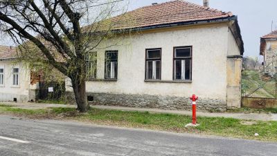 Na predaj starý dom s pozemkom 1600m2 - 2